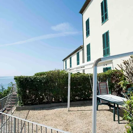 Residenza La Scogliera Di Rio Albano Appartement *